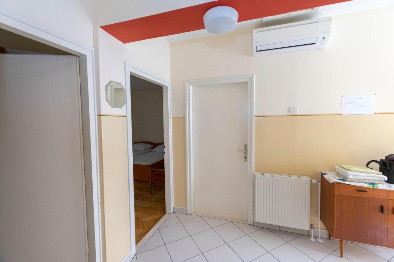Apartment Hans Primošten Esterno foto